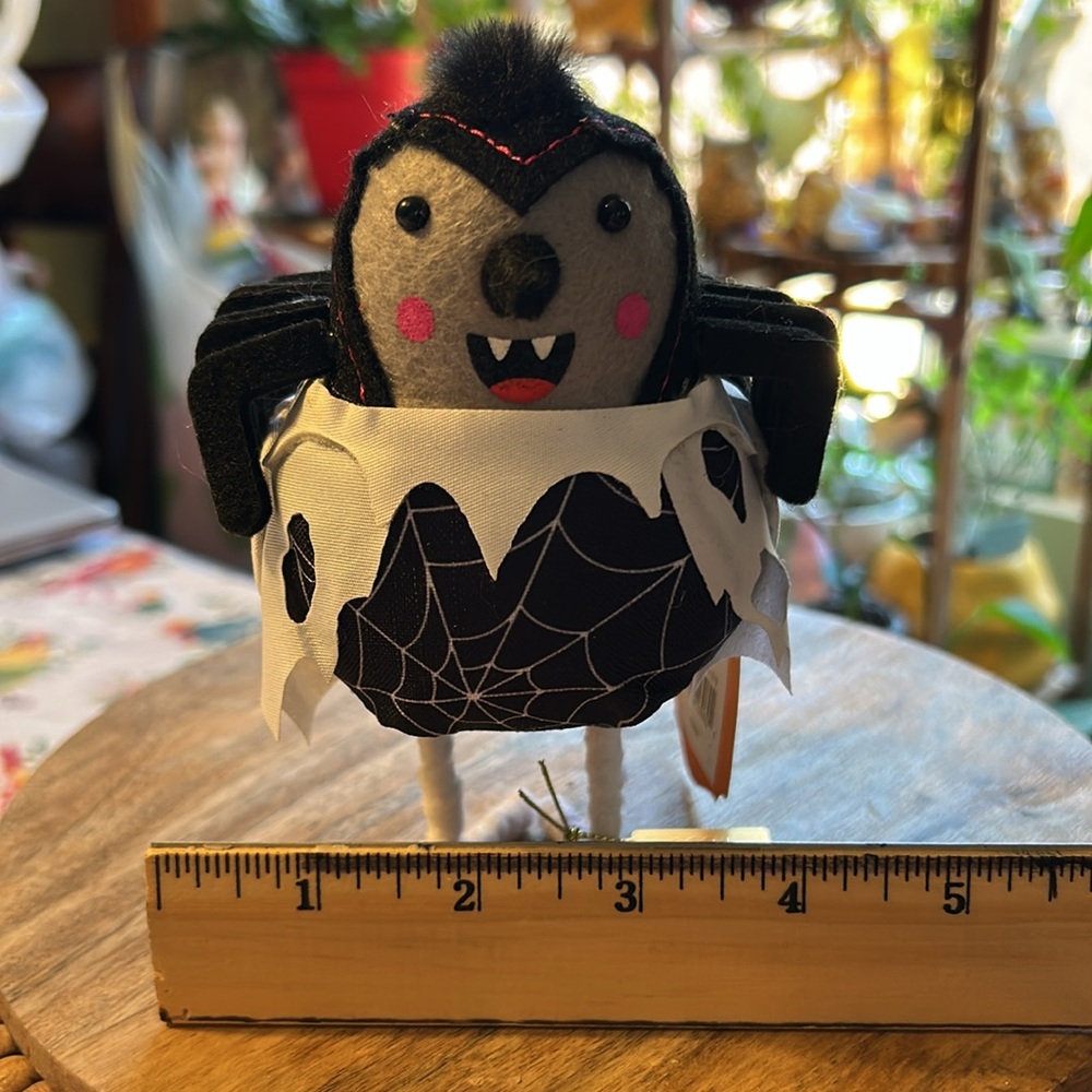 HYDE and EEK Boutique 2024 Featherly Friends -Skitter- NWT Material & Felt Bird - Picture 12 of 13